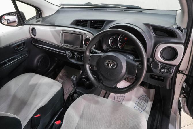 Toyota Vitz III (XP130) с пробегом 2013 года, цена 599 000 рублей, 145317 км, хэтчбек, Автокод Объявления