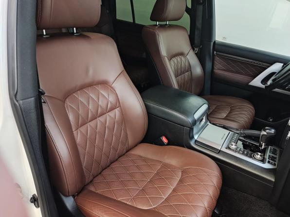 Toyota Land Cruiser 200 Series Рестайлинг 2 с пробегом 2016 года, цена 6 690 000 рублей, 94129 км, внедорожник, Автокод Объявления