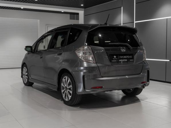 Honda Fit II с пробегом 2013 года, цена 940 000 рублей, 95392 км, хэтчбек, Автокод Объявления