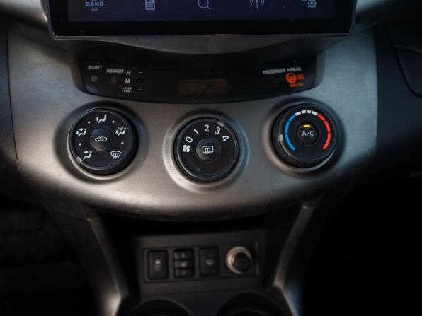 Toyota RAV4 III (XA30) Рестайлинг с пробегом 2010 года, цена 970 000 рублей, 273052 км, внедорожник, Автокод Объявления