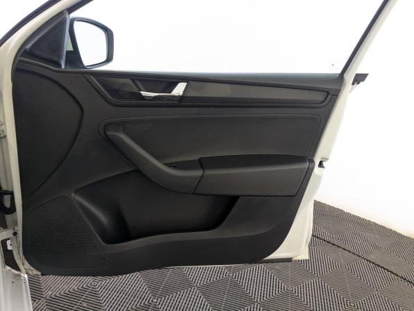 Skoda Rapid I Рестайлинг с пробегом 2019 года, цена 875 000 рублей, 167505 км, лифтбек, Автокод Объявления