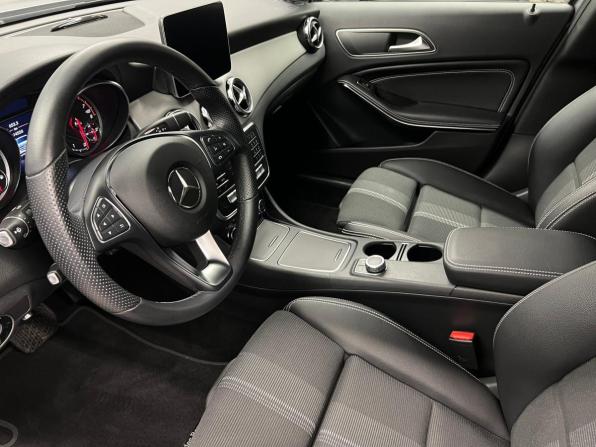 Mercedes-Benz GLA I (X156) Рестайлинг с пробегом 2019 года, цена 2 968 000 рублей, 14554 км, внедорожник, Автокод Объявления