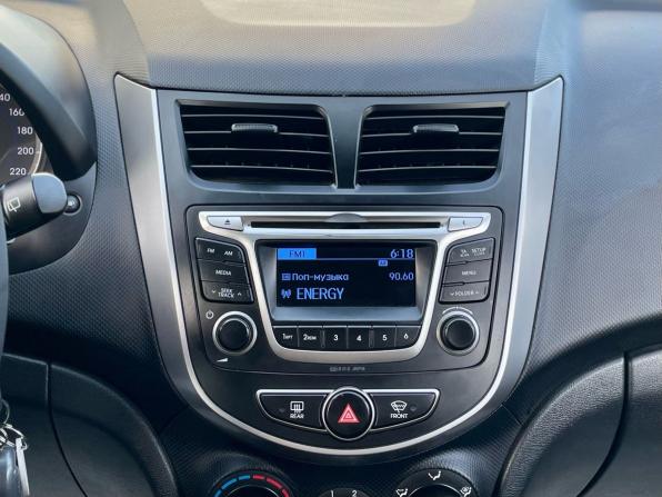 Hyundai Solaris I Рестайлинг с пробегом 2015 года, цена 850 000 рублей, 159900 км, хэтчбек, Автокод Объявления