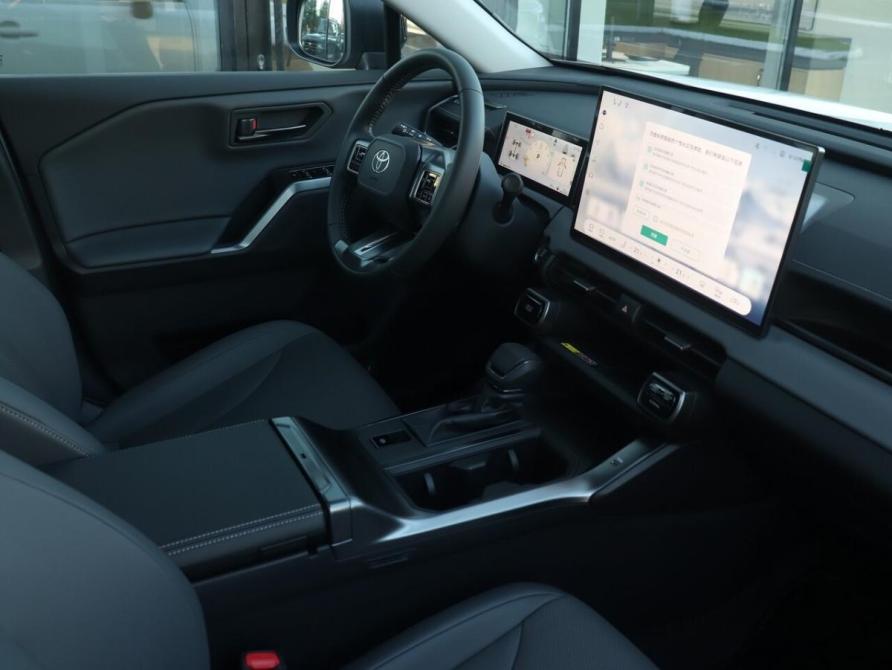 Toyota RAV4 VI (XA60) Казань  - изображение 6