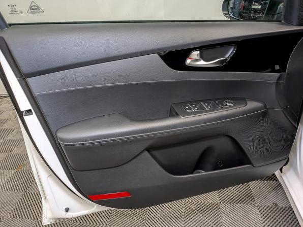 Kia Cerato IV Рестайлинг с пробегом 2021 года, цена 1 950 000 рублей, 80754 км, седан, Автокод Объявления
