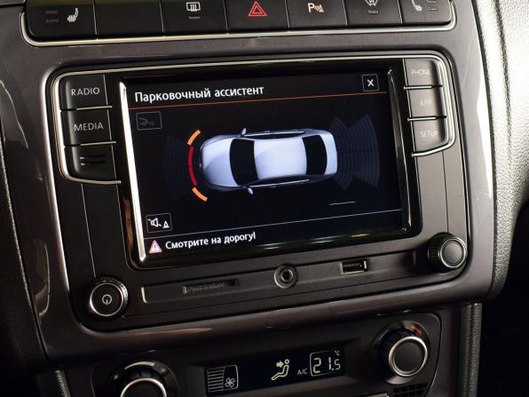 Volkswagen Polo V Рестайлинг с пробегом 2019 года, цена 1 044 999 рублей, 118219 км, седан, Автокод Объявления