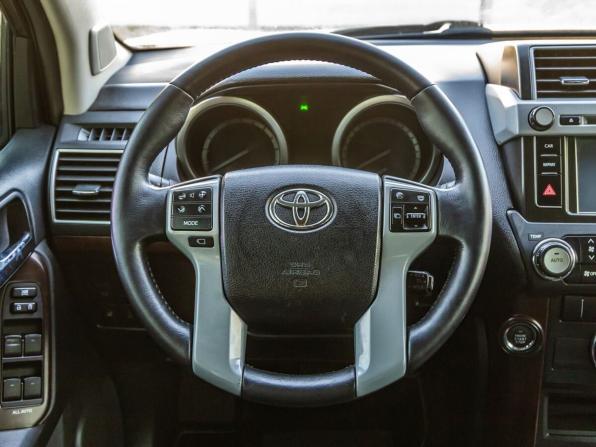Toyota Land Cruiser Prado 150 Series Рестайлинг 1 с пробегом 2015 года, цена 3 998 000 рублей, 135004 км, внедорожник, Автокод Объявления