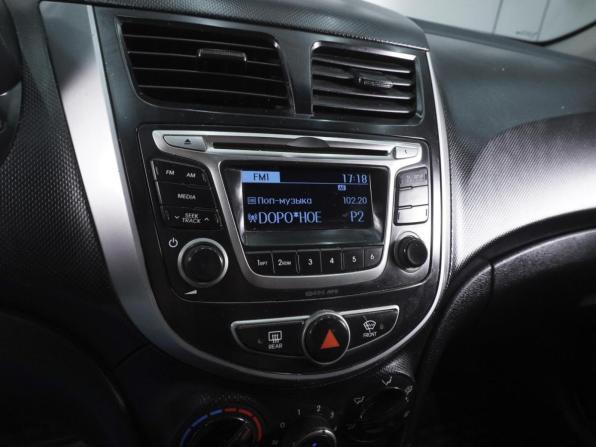 Hyundai Solaris I Рестайлинг с пробегом 2015 года, цена 870 000 рублей, 153669 км, седан, Автокод Объявления