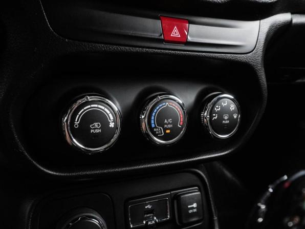 Jeep Renegade I с пробегом 2015 года, цена 1 399 000 рублей, 198655 км, внедорожник, Автокод Объявления