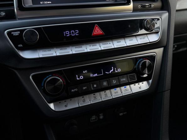 Hyundai Sonata VII (LF) Рестайлинг с пробегом 2017 года, цена 1 650 000 рублей, 91857 км, седан, Автокод Объявления