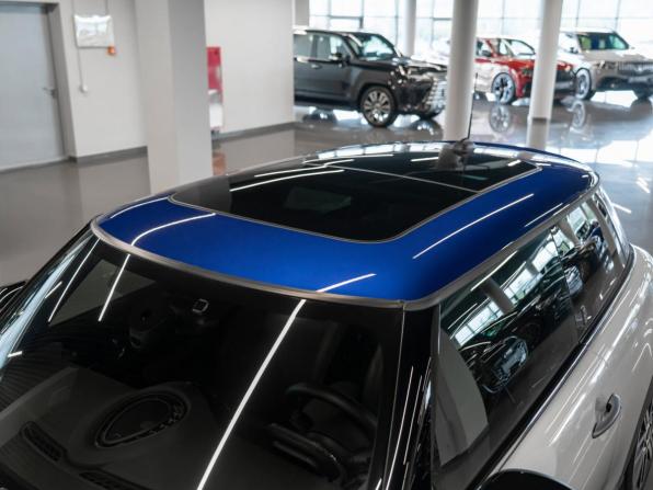 Mini Hatch III (F55/F56) Рестайлинг 2 с пробегом 2022 года, цена 3 860 000 рублей, 17160 км, хэтчбек, Автокод Объявления