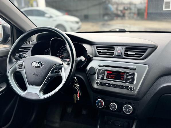 Kia Rio III Рестайлинг с пробегом 2017 года, цена 1 159 000 рублей, 142880 км, седан, Автокод Объявления