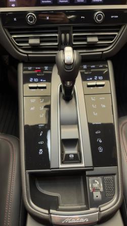 Porsche Macan I Рестайлинг 2 с пробегом 2021 года, цена 6 790 000 рублей, 40200 км, внедорожник, Автокод Объявления