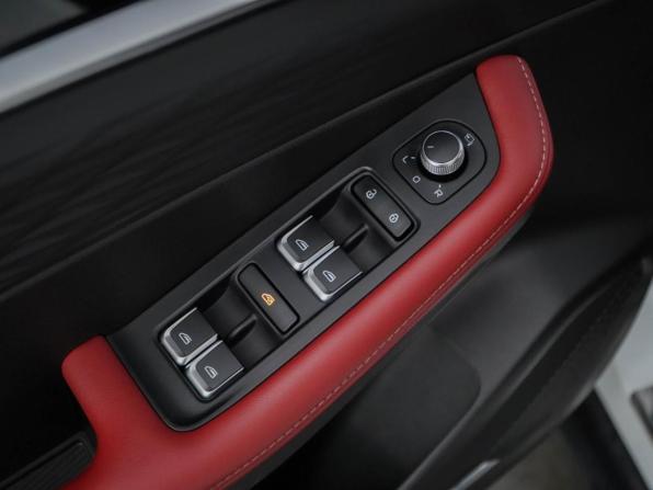 Geely Coolray I Рестайлинг с пробегом 2023 года, цена 2 000 999 рублей, 56755 км, внедорожник, Автокод Объявления