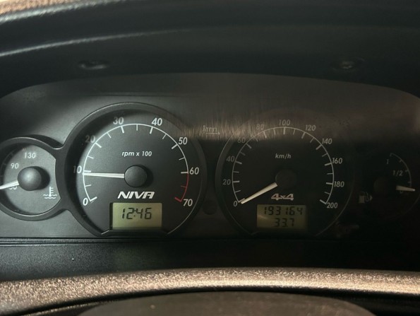 Chevrolet Niva I Рестайлинг с пробегом 2018 года, цена 550 000 рублей, 193000 км, внедорожник, Автокод Объявления