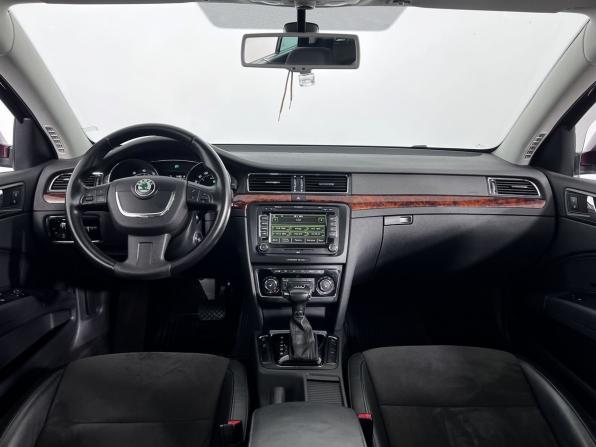 Skoda Superb II с пробегом 2012 года, цена 1 650 000 рублей, 84870 км, универсал, Автокод Объявления