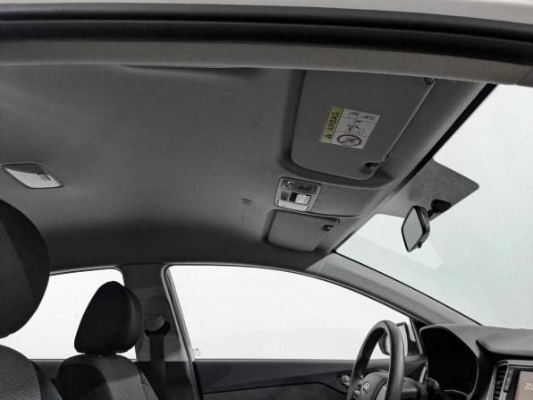Hyundai Solaris II Рестайлинг с пробегом 2022 года, цена 1 740 000 рублей, 61112 км, седан, Автокод Объявления