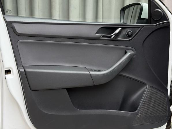 Skoda Rapid I с пробегом 2015 года, цена 1 199 000 рублей, 174696 км, лифтбек, Автокод Объявления