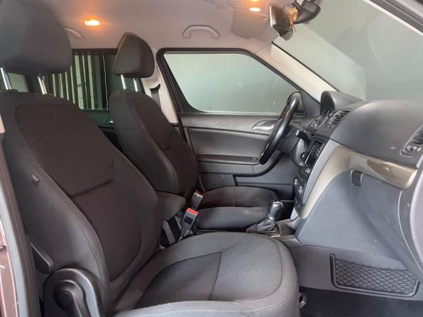 Skoda Yeti I Рестайлинг с пробегом 2015 года, цена 1 199 000 рублей, 152949 км, внедорожник, Автокод Объявления