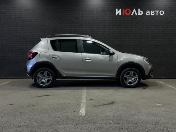 Renault Sandero II Рестайлинг с пробегом 2018 года, цена 1 250 000 рублей, 55142 км, хэтчбек, Автокод Объявления