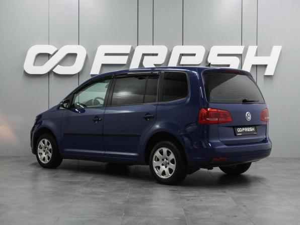 Volkswagen Touran I Рестайлинг 2 с пробегом 2010 года, цена 1 039 000 рублей, 244585 км, компактвэн, Автокод Объявления