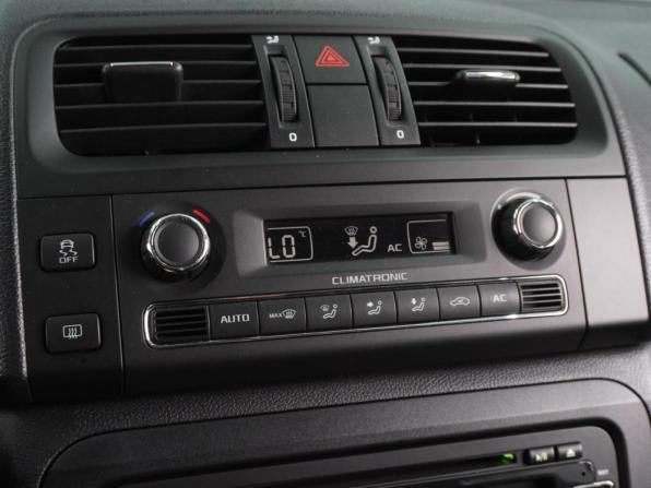 Skoda Fabia II Рестайлинг с пробегом 2012 года, цена 899 000 рублей, 120304 км, хэтчбек, Автокод Объявления