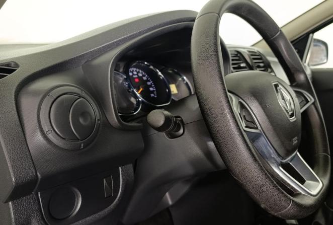 Renault Logan II Рестайлинг с пробегом 2019 года, цена 979 000 рублей, 24000 км, седан, Автокод Объявления