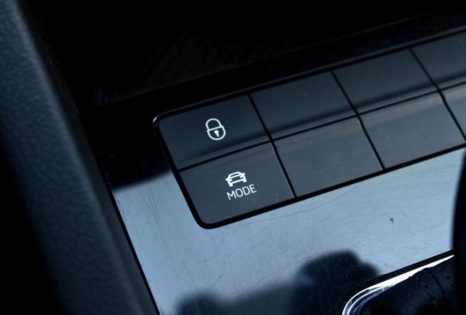 Skoda Octavia III (A7) Рестайлинг с пробегом 2020 года, цена 2 450 000 рублей, 33451 км, лифтбек, Автокод Объявления