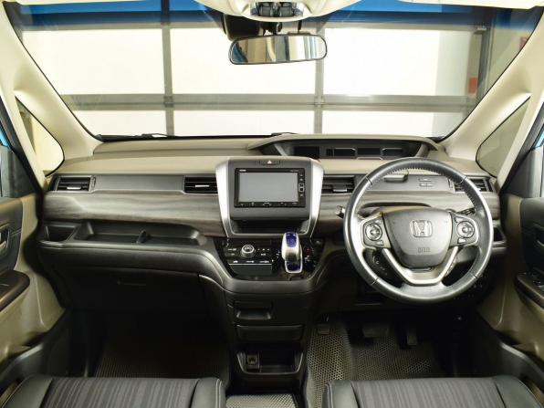Honda Freed II с пробегом 2017 года, цена 1 299 999 рублей, 107032 км, компактвэн, Автокод Объявления