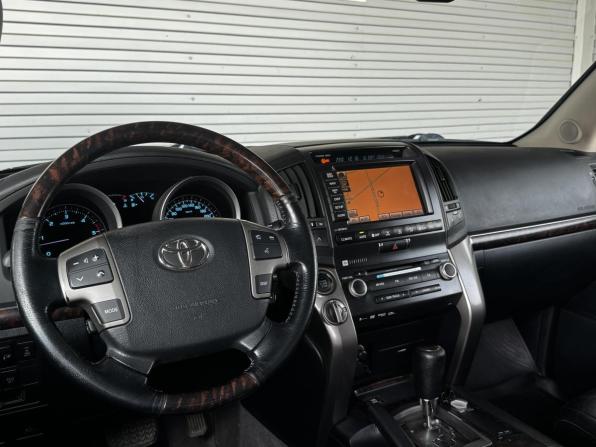 Toyota Land Cruiser 200 Series с пробегом 2011 года, цена 3 550 000 рублей, 253538 км, внедорожник, Автокод Объявления