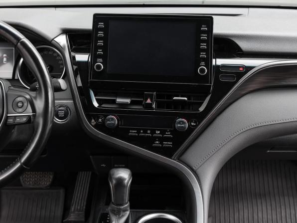 Toyota Camry VIII (XV70) Рестайлинг с пробегом 2021 года, цена 3 049 000 рублей, 61088 км, седан, Автокод Объявления