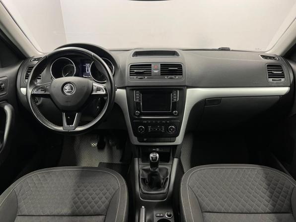 Skoda Yeti I Рестайлинг с пробегом 2017 года, цена 1 030 000 рублей, 156334 км, внедорожник, Автокод Объявления