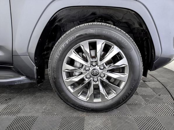 Toyota Land Cruiser 300 Series с пробегом 2022 года, цена 10 600 000 рублей, 38237 км, внедорожник, Автокод Объявления