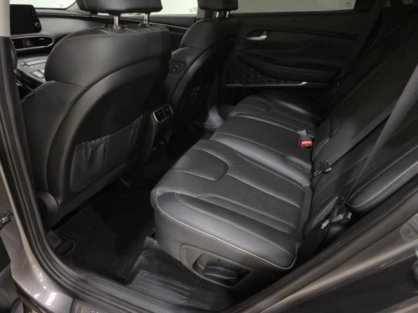 Hyundai Santa Fe IV Рестайлинг с пробегом 2023 года, цена 3 650 000 рублей, 45746 км, внедорожник, Автокод Объявления