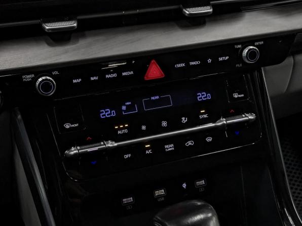 Kia Carnival IV с пробегом 2023 года, цена 4 440 000 рублей, 37279 км, минивэн, Автокод Объявления