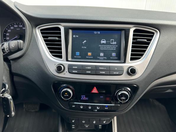 Hyundai Solaris II с пробегом 2019 года, цена 1 480 000 рублей, 75600 км, седан, Автокод Объявления
