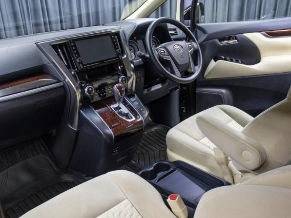 Toyota Vellfire II с пробегом 2016 года, цена 3 950 000 рублей, 81777 км, минивэн, Автокод Объявления