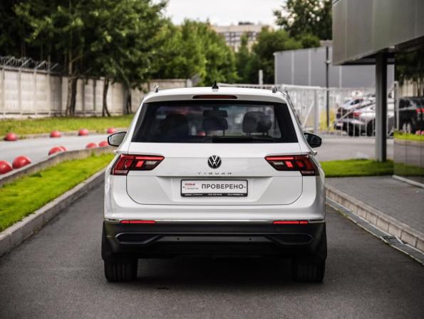 Volkswagen Tiguan II Рестайлинг с пробегом 2021 года, цена 2 614 000 рублей, 33911 км, внедорожник, Автокод Объявления