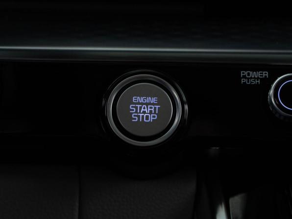 Kia Carnival IV с пробегом 2023 года, цена 4 835 046 рублей, 39743 км, минивэн, Автокод Объявления