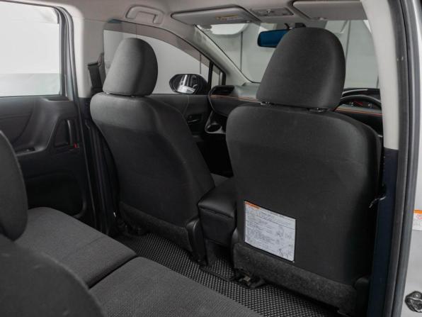 Toyota Sienta II Рестайлинг с пробегом 2019 года, цена 1 440 000 рублей, 94172 км, компактвэн, Автокод Объявления