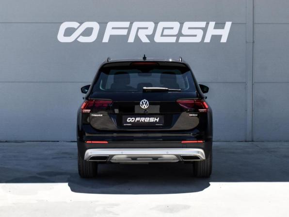 Volkswagen Tiguan II с пробегом 2019 года, цена 3 150 000 рублей, 33071 км, внедорожник, Автокод Объявления