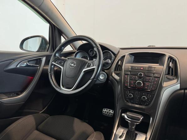 Opel Astra J Рестайлинг с пробегом 2013 года, цена 735 000 рублей, 193741 км, универсал, Автокод Объявления