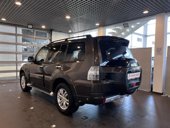 Mitsubishi Pajero IV Рестайлинг 2 с пробегом 2017 года, цена 3 170 000 рублей, 128789 км, внедорожник, Автокод Объявления