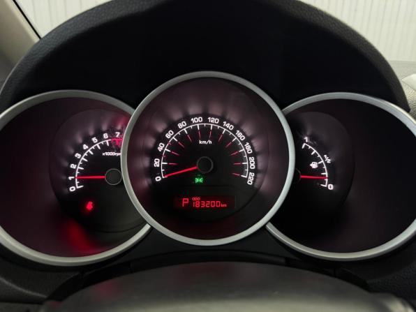 Kia Venga I с пробегом 2012 года, цена 937 000 рублей, 183180 км, минивэн, Автокод Объявления