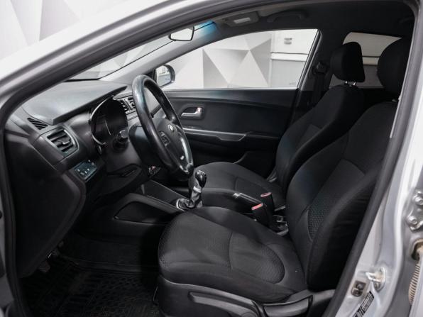 Kia Rio III Рестайлинг с пробегом 2016 года, цена 977 000 рублей, 170000 км, седан, Автокод Объявления