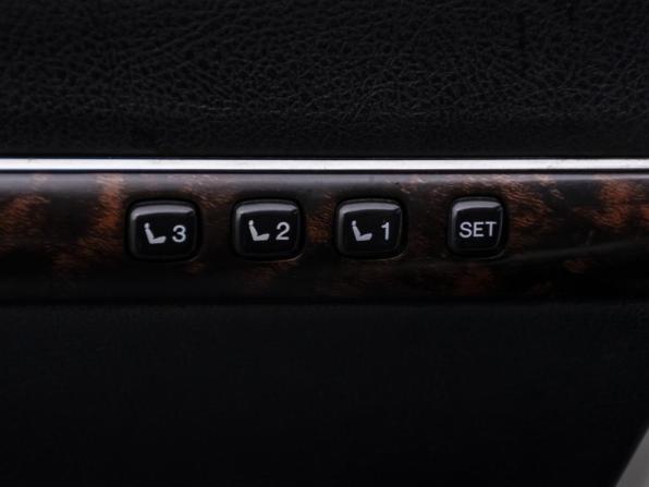 Toyota Land Cruiser 200 Series Рестайлинг 1 с пробегом 2014 года, цена 3 550 000 рублей, 294000 км, внедорожник, Автокод Объявления