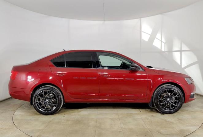 Skoda Octavia III (A7) Рестайлинг с пробегом 2018 года, цена 1 810 000 рублей, 105100 км, лифтбек, Автокод Объявления