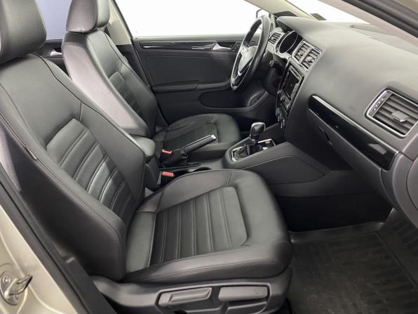 Volkswagen Jetta VI Рестайлинг с пробегом 2014 года, цена 1 090 000 рублей, 245766 км, седан, Автокод Объявления
