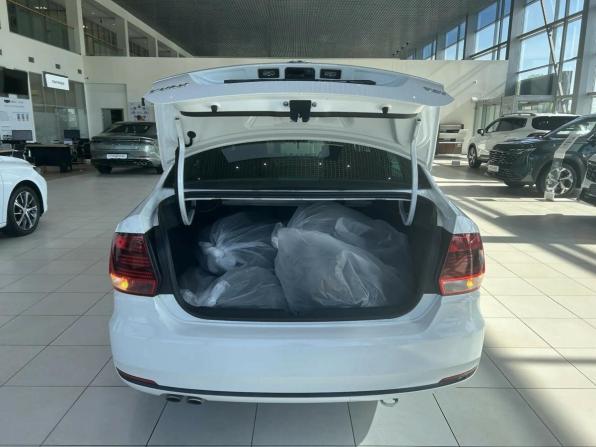 Volkswagen Polo V Рестайлинг с пробегом 2018 года, цена 1 245 000 рублей, 129665 км, седан, Автокод Объявления