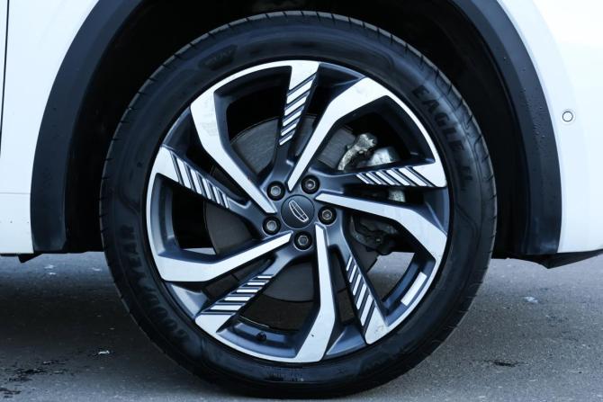 Geely Monjaro I с пробегом 2024 года, цена 3 555 000 рублей, 11997 км, внедорожник, Автокод Объявления